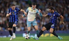 战术奏效！哈兰德双翼齐飞压制申花整场无力还手！