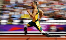 C罗在切尔西比赛中逆转，回归赛场引发热议！