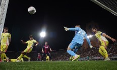 包含尤文图斯客场-战胜博洛尼亚取得连胜的词条